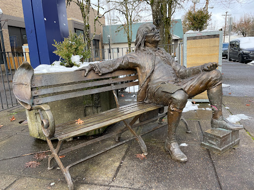 Image of Ben Franklin on a Bench