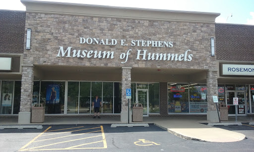 Image of Donald E. Stephens Museum of Hummels