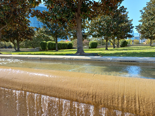 Image of Giant Eyeball