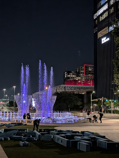 Image of Klyde Warren Park