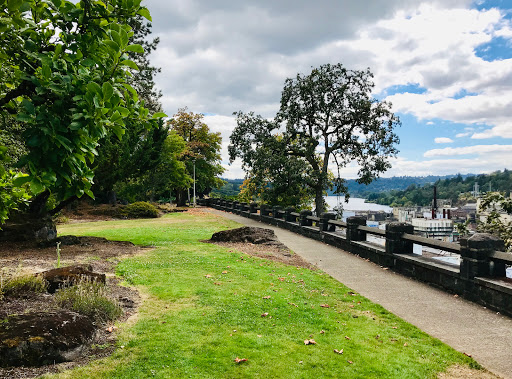 Image of McLoughlin Promenade