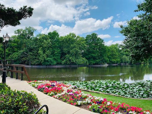 Image of Teddy Bear Statues in Lakeside Park