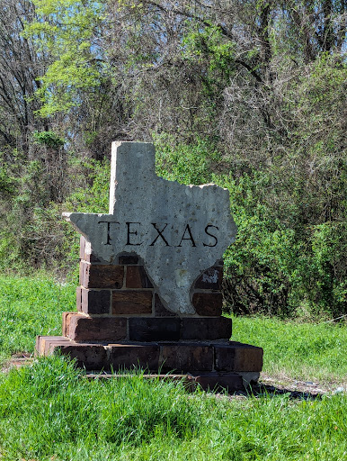 Image of Texas State Line Monument