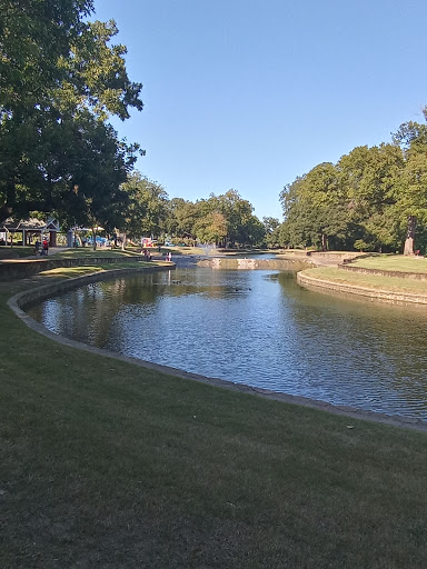 Image of The Rose Gardens of Farmers Branch