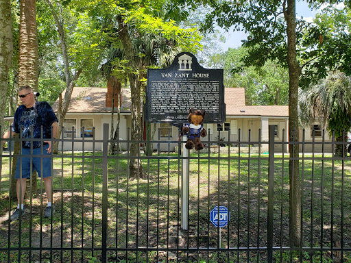 Image of Van Zant House